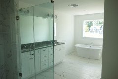 Grand Princeton - master bathroom